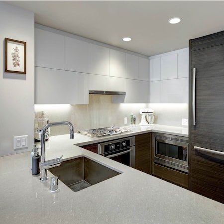 Jesco 32 Inch 16W shallow profile LED Linkable Undercabinet with Adjustable CCT SG150-32-SWC-WH